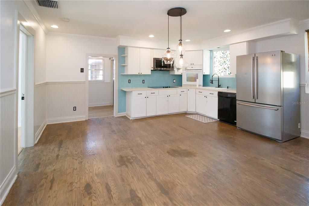 出租: $2,500 (3 贝兹, 1 浴室, 1225 平方英尺)