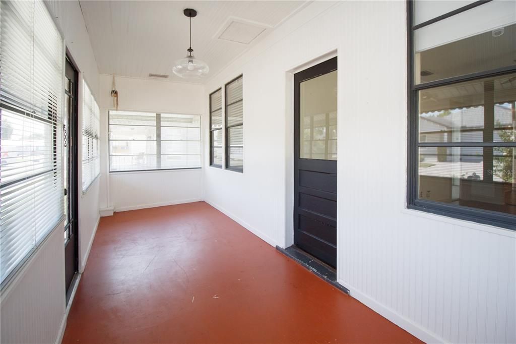 出租: $2,500 (3 贝兹, 1 浴室, 1225 平方英尺)