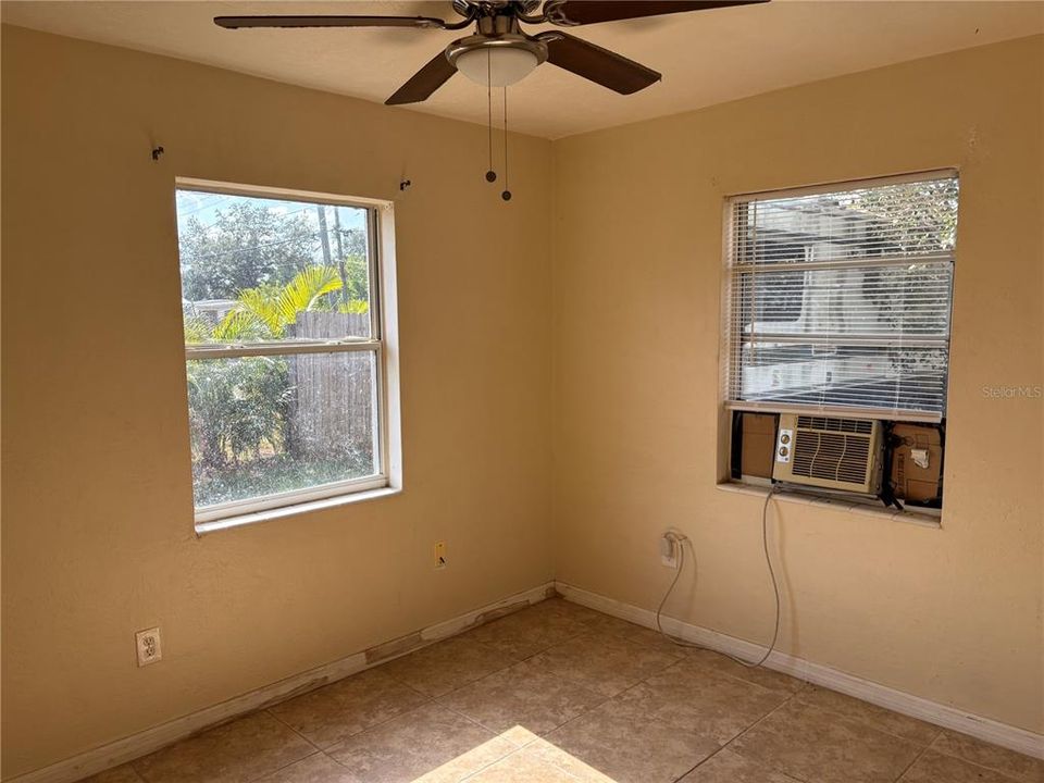For Sale: $174,700 (3 beds, 2 baths, 1143 Square Feet)
