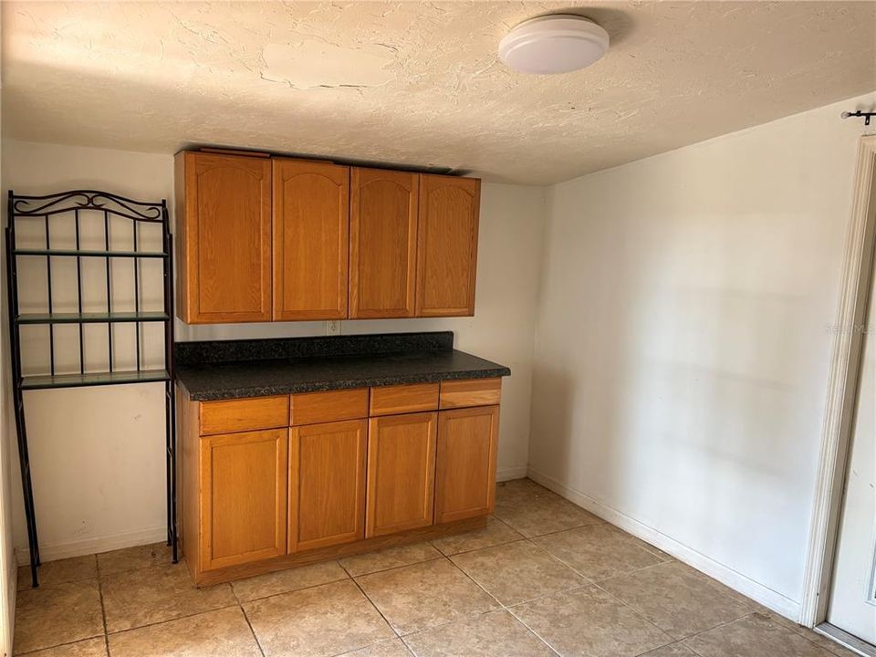 For Sale: $174,700 (3 beds, 2 baths, 1143 Square Feet)