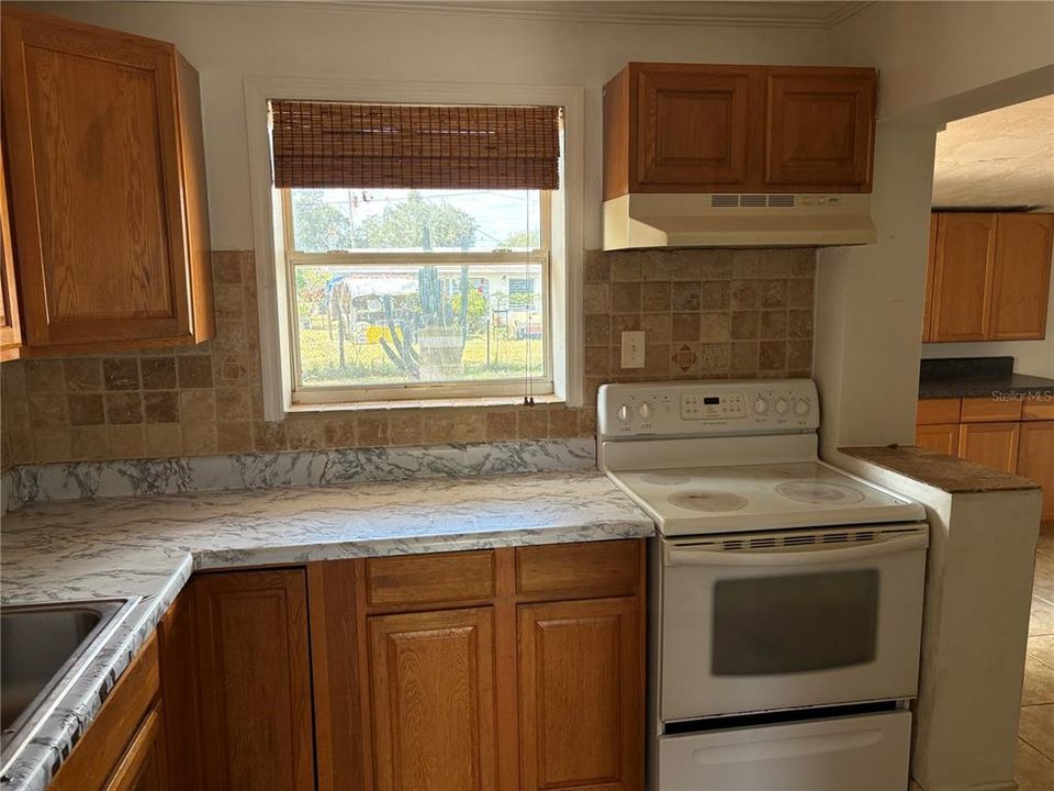 For Sale: $174,700 (3 beds, 2 baths, 1143 Square Feet)