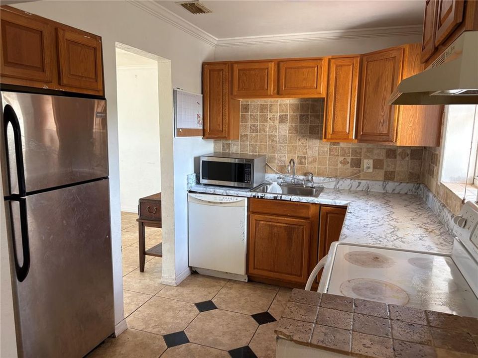 For Sale: $174,700 (3 beds, 2 baths, 1143 Square Feet)