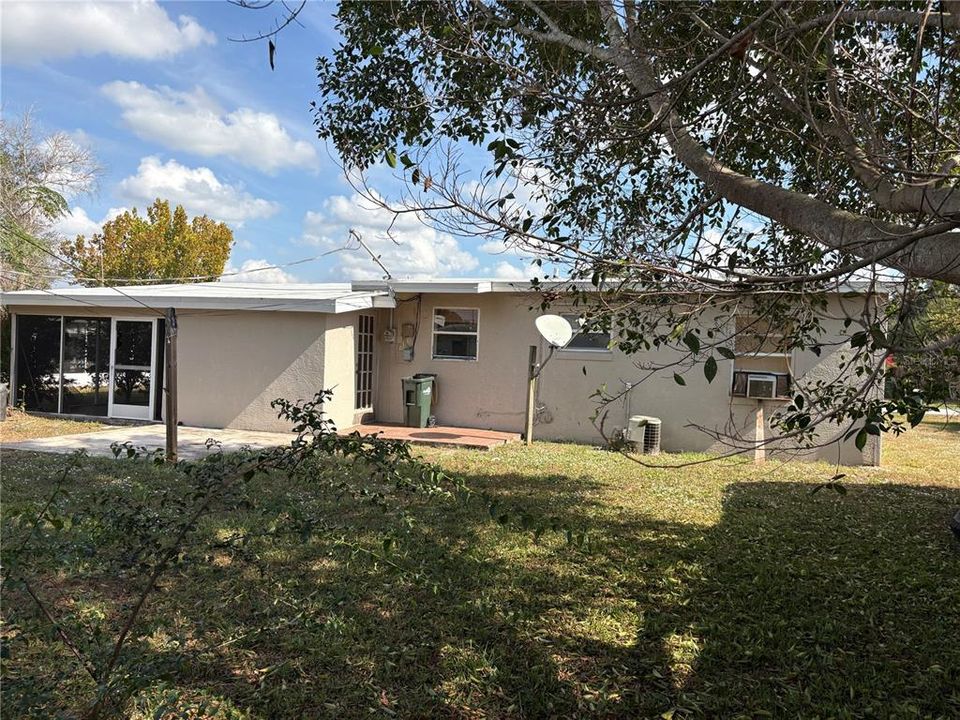 For Sale: $174,700 (3 beds, 2 baths, 1143 Square Feet)