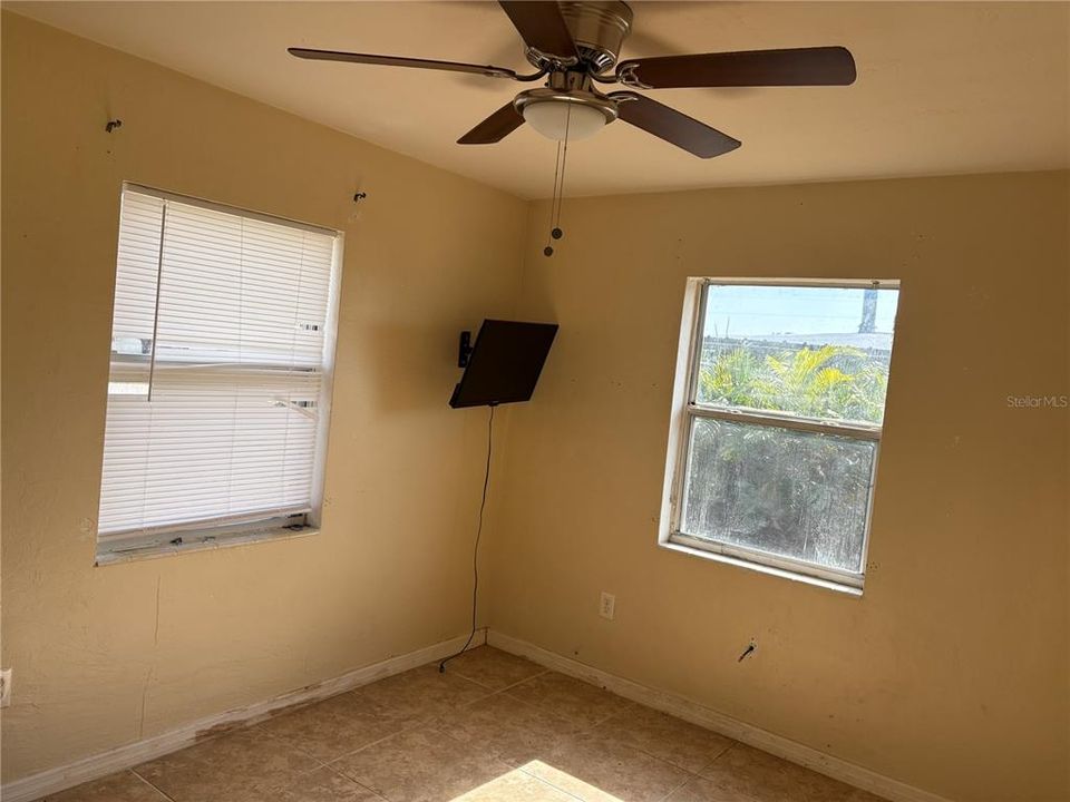 For Sale: $174,700 (3 beds, 2 baths, 1143 Square Feet)