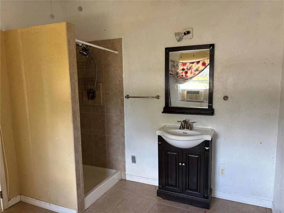 For Sale: $174,700 (3 beds, 2 baths, 1143 Square Feet)