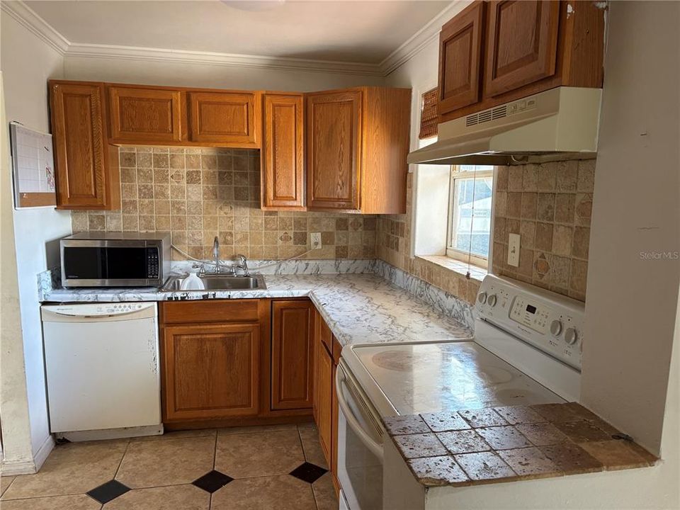 For Sale: $174,700 (3 beds, 2 baths, 1143 Square Feet)