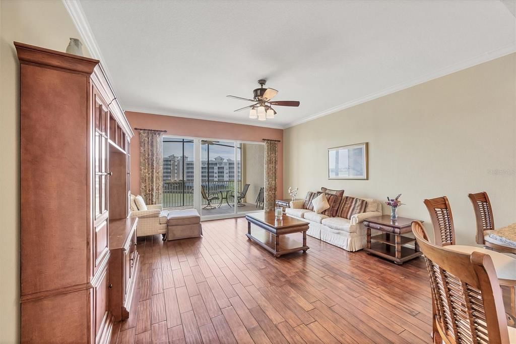 На продажу: $549,900 (3 спален, 2 ванн, 1916 Квадратных фут)