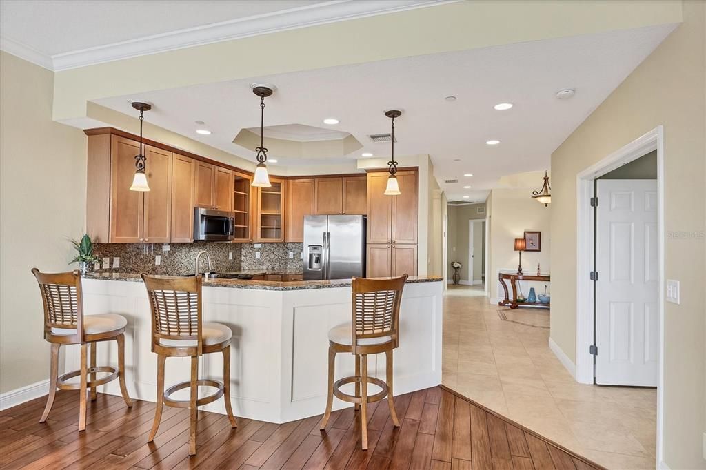 На продажу: $549,900 (3 спален, 2 ванн, 1916 Квадратных фут)