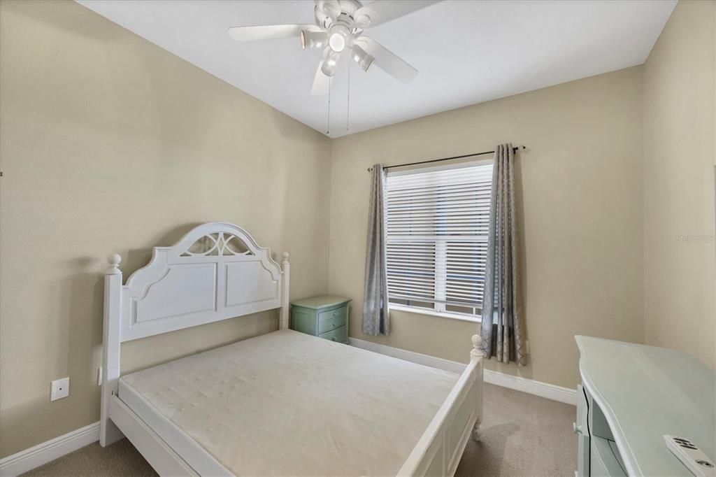 На продажу: $549,900 (3 спален, 2 ванн, 1916 Квадратных фут)