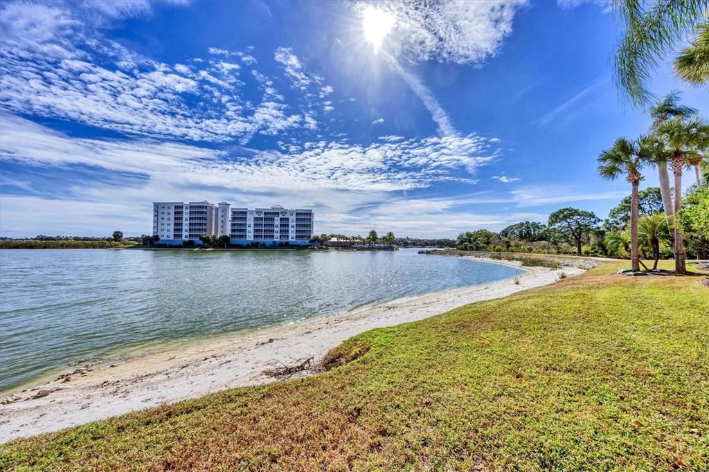 На продажу: $549,900 (3 спален, 2 ванн, 1916 Квадратных фут)