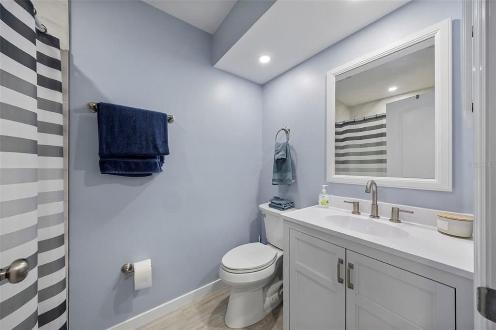 For Sale: $260,000 (2 beds, 2 baths, 1260 Square Feet)