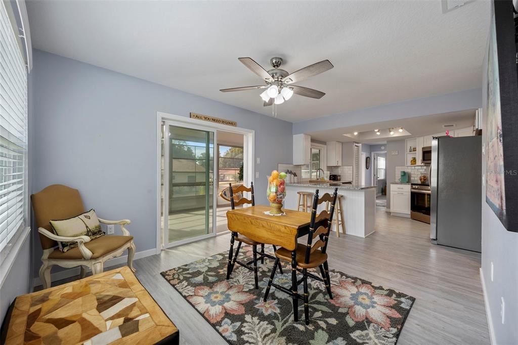 For Sale: $260,000 (2 beds, 2 baths, 1260 Square Feet)