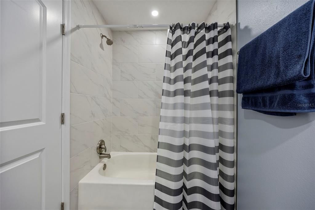 For Sale: $260,000 (2 beds, 2 baths, 1260 Square Feet)