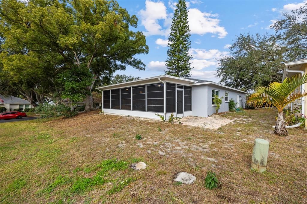 For Sale: $260,000 (2 beds, 2 baths, 1260 Square Feet)