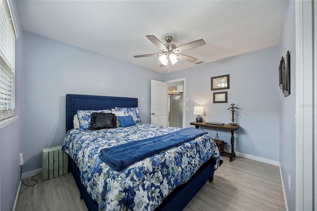 For Sale: $260,000 (2 beds, 2 baths, 1260 Square Feet)