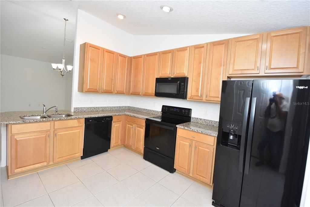 В аренду: $1,700 (3 спален, 2 ванн, 1212 Квадратных фут)