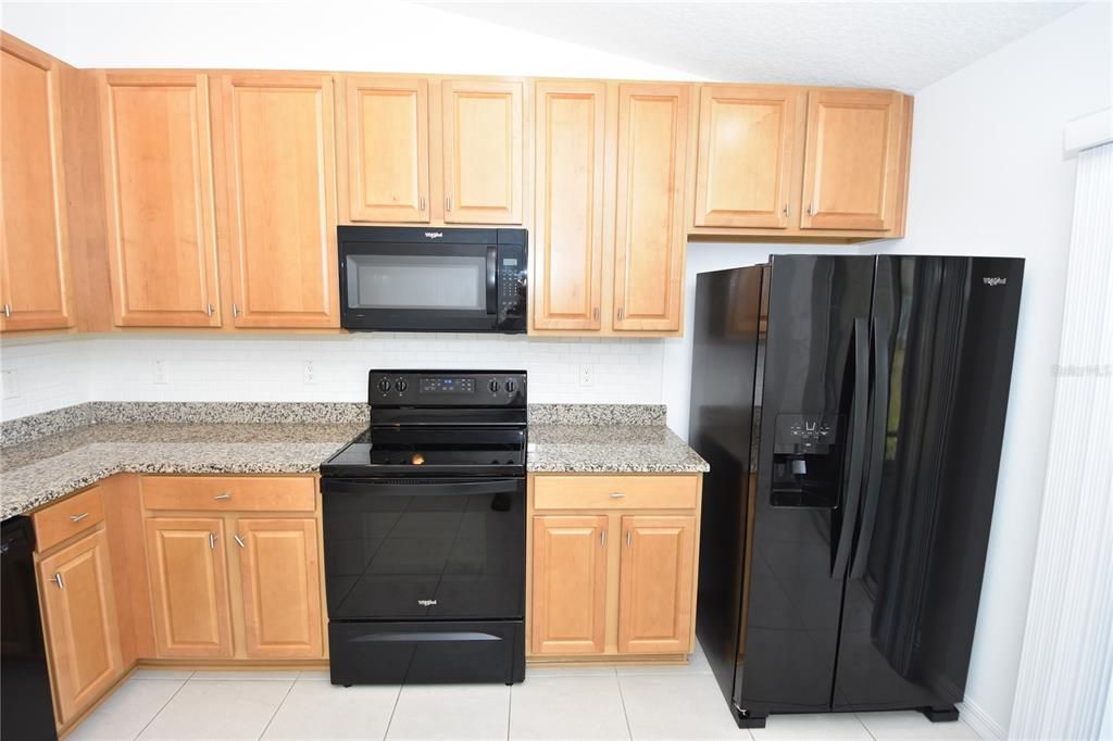 В аренду: $1,700 (3 спален, 2 ванн, 1212 Квадратных фут)