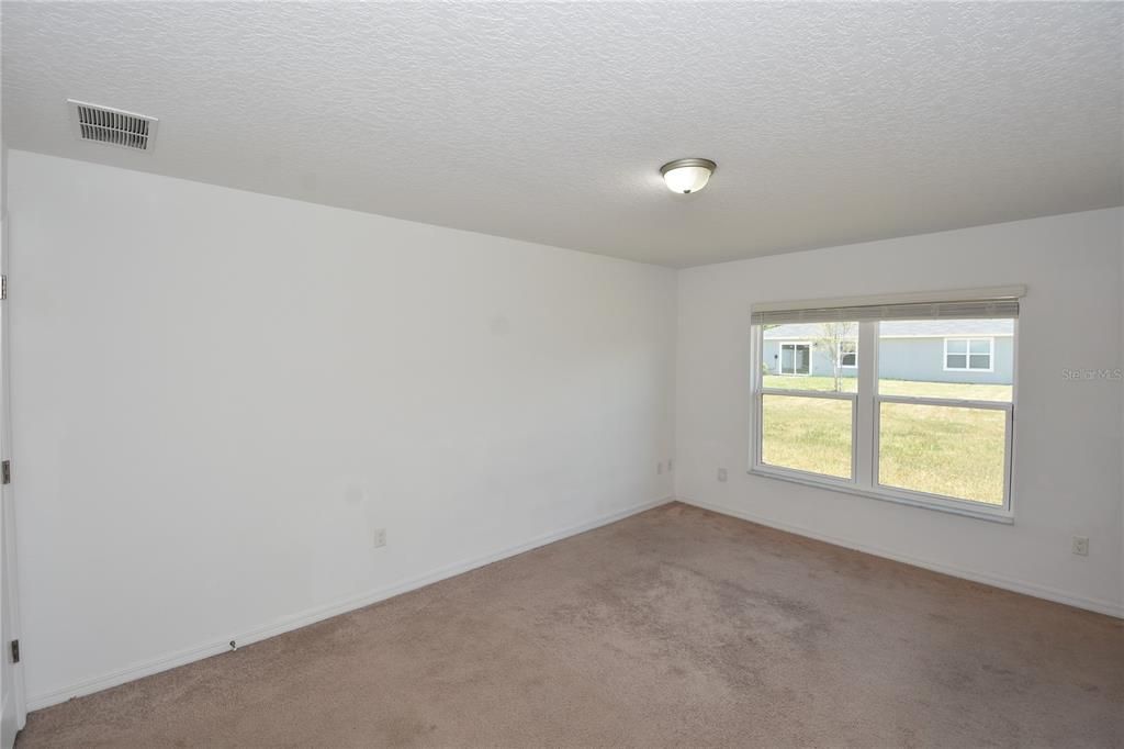 В аренду: $1,700 (3 спален, 2 ванн, 1212 Квадратных фут)