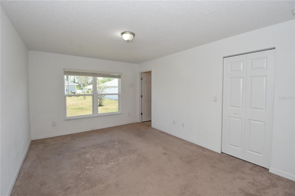 В аренду: $1,700 (3 спален, 2 ванн, 1212 Квадратных фут)