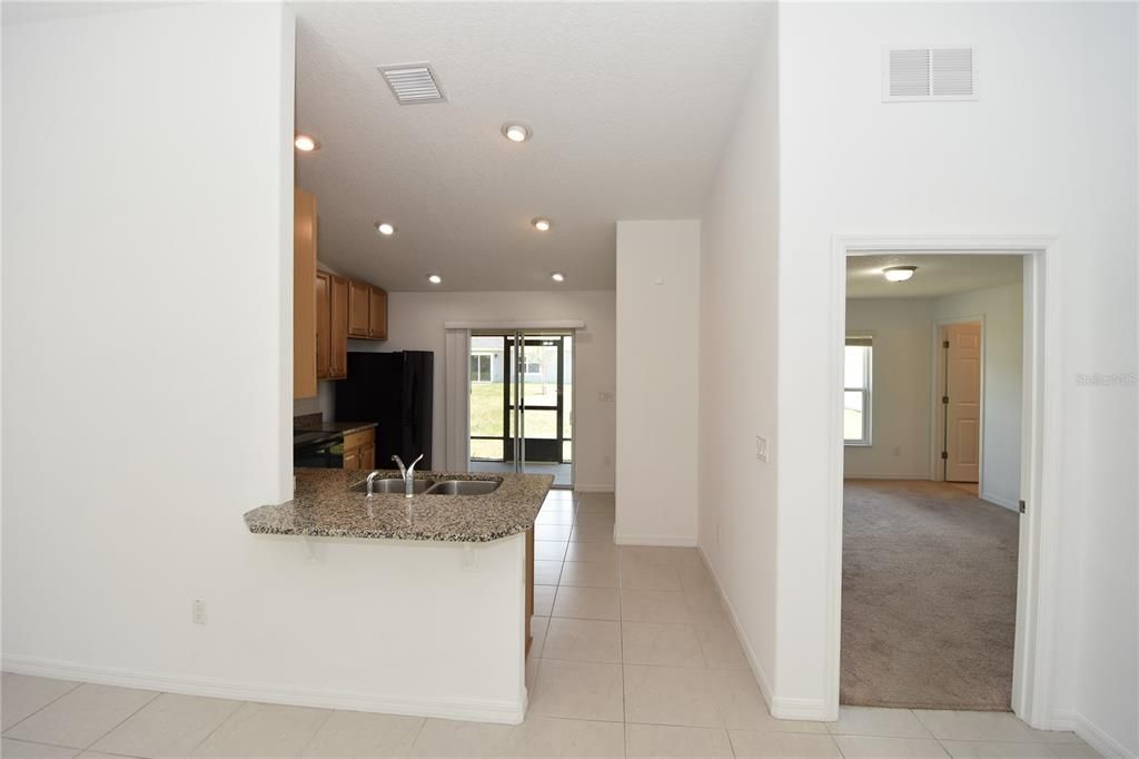 В аренду: $1,700 (3 спален, 2 ванн, 1212 Квадратных фут)