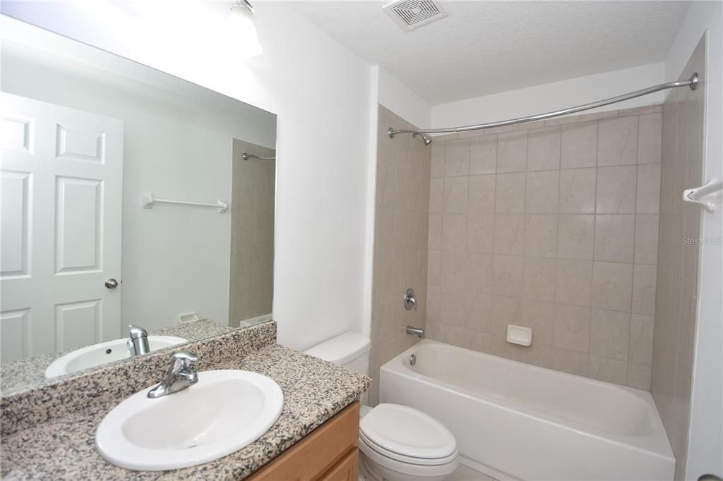 В аренду: $1,700 (3 спален, 2 ванн, 1212 Квадратных фут)