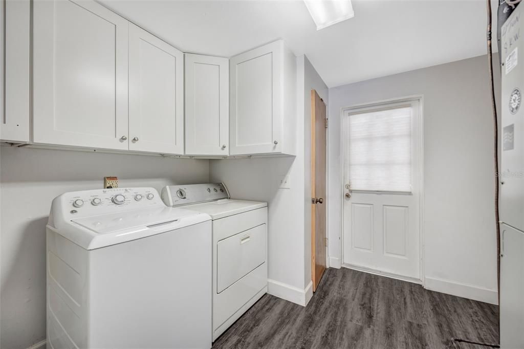 待售: $550,000 (3 贝兹, 2 浴室, 1973 平方英尺)