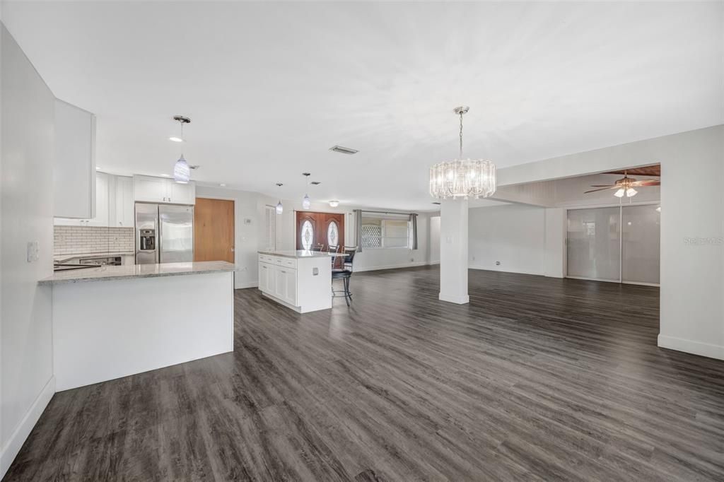 待售: $550,000 (3 贝兹, 2 浴室, 1973 平方英尺)