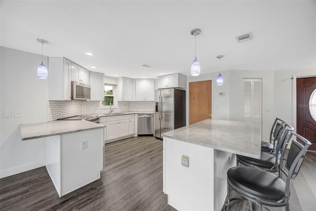 待售: $550,000 (3 贝兹, 2 浴室, 1973 平方英尺)