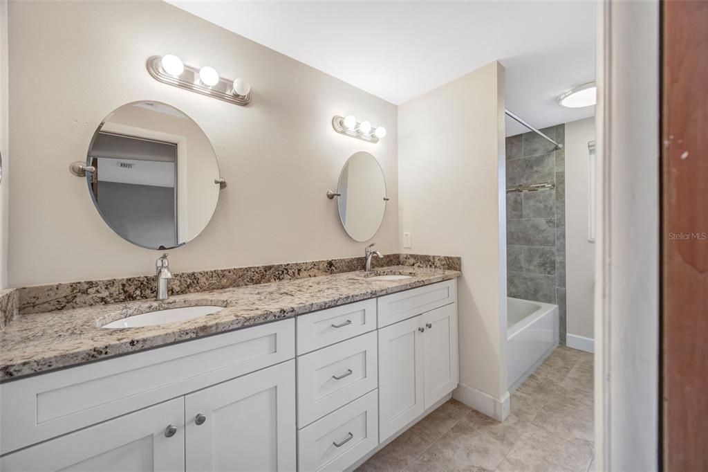 待售: $550,000 (3 贝兹, 2 浴室, 1973 平方英尺)