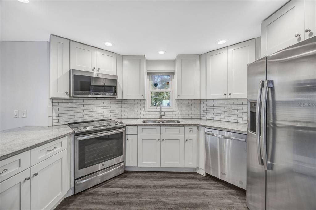 待售: $550,000 (3 贝兹, 2 浴室, 1973 平方英尺)