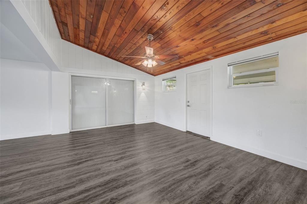 待售: $550,000 (3 贝兹, 2 浴室, 1973 平方英尺)