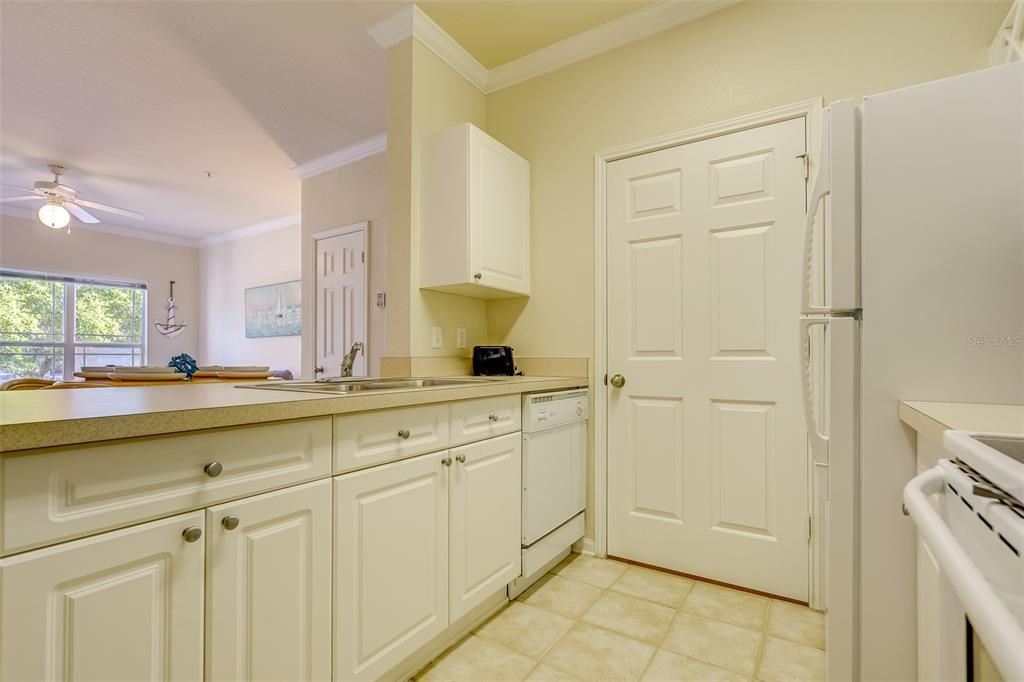 For Rent: $1,500 (1 beds, 1 baths, 660 Square Feet)