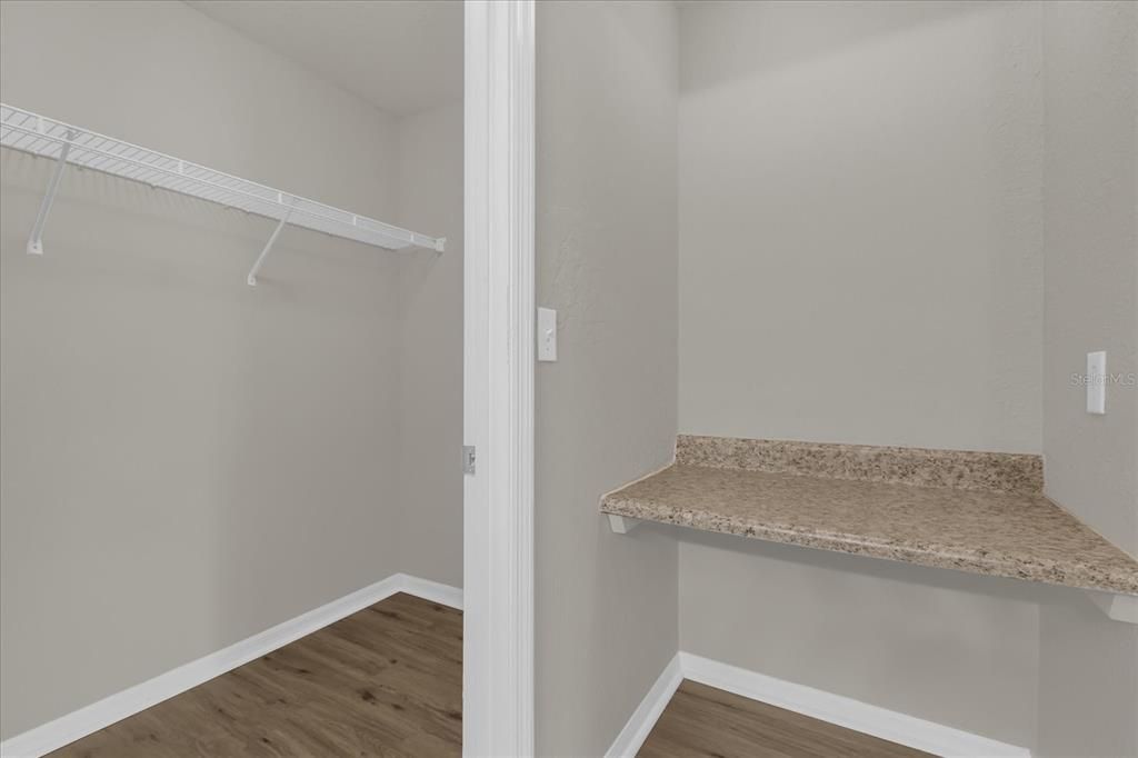 待售: $179,999 (2 贝兹, 2 浴室, 1066 平方英尺)