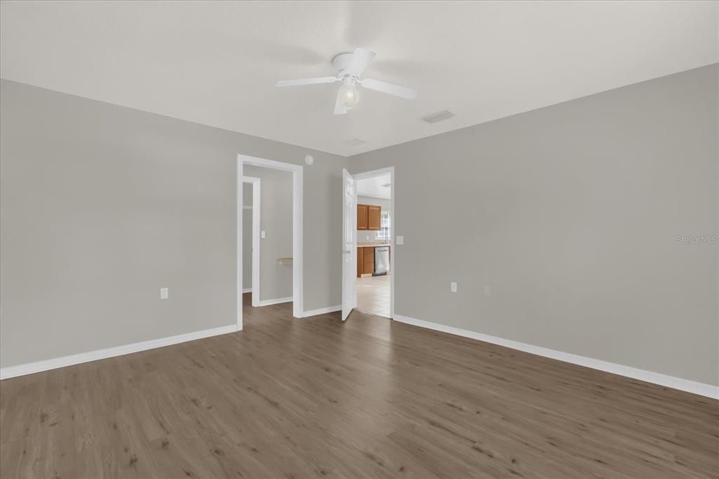 待售: $179,999 (2 贝兹, 2 浴室, 1066 平方英尺)