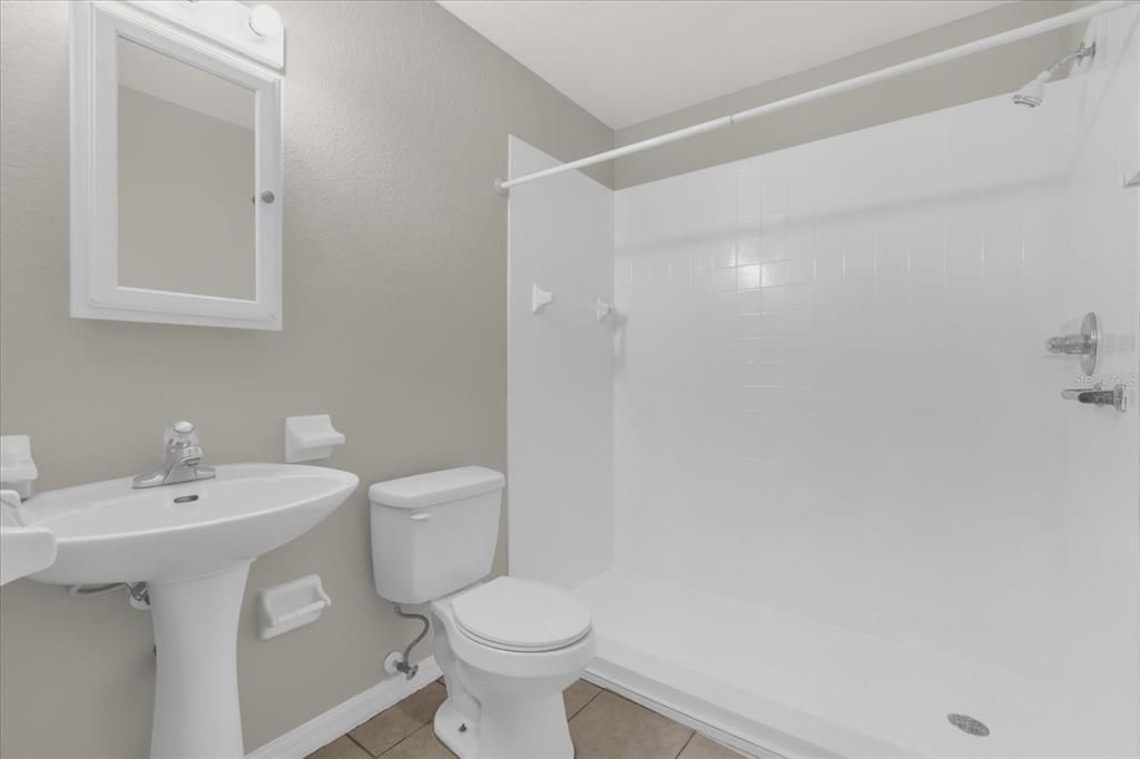 待售: $179,999 (2 贝兹, 2 浴室, 1066 平方英尺)