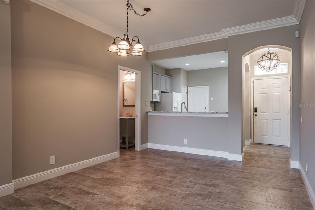 For Rent: $2,550 (2 beds, 2 baths, 1731 Square Feet)