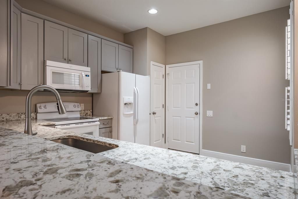 For Rent: $2,550 (2 beds, 2 baths, 1731 Square Feet)