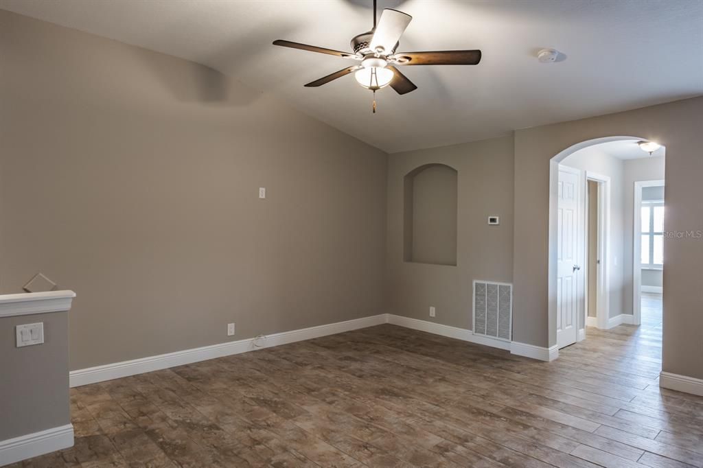 For Rent: $2,550 (2 beds, 2 baths, 1731 Square Feet)