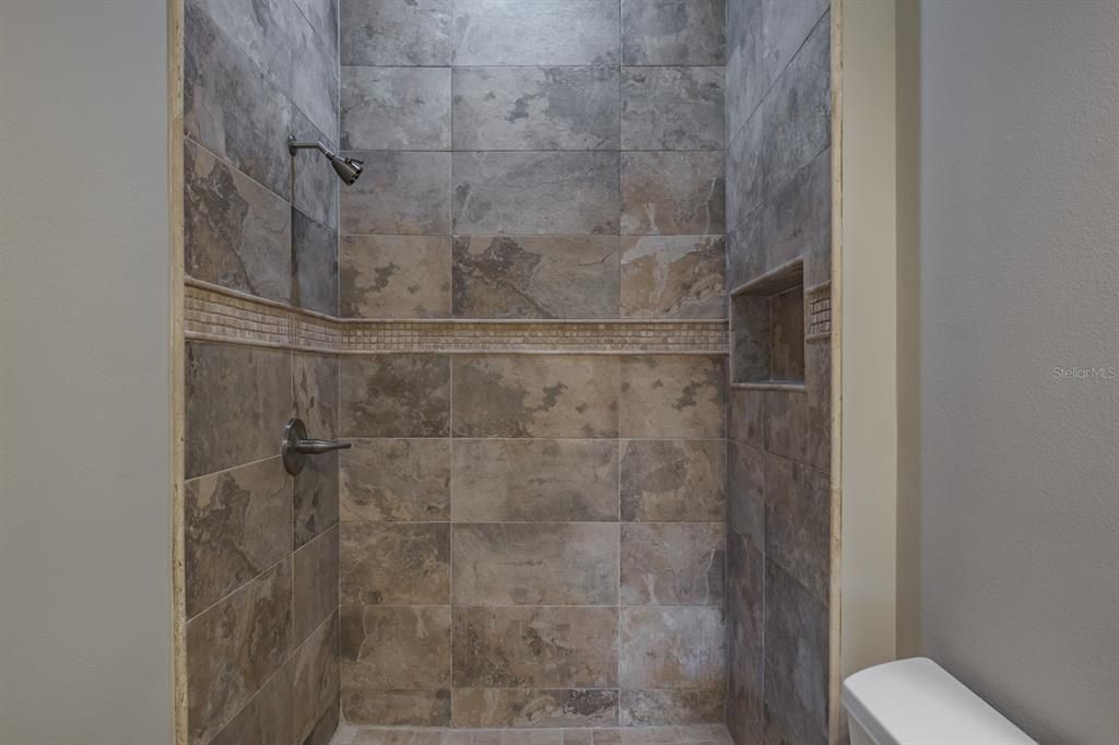 For Rent: $2,550 (2 beds, 2 baths, 1731 Square Feet)