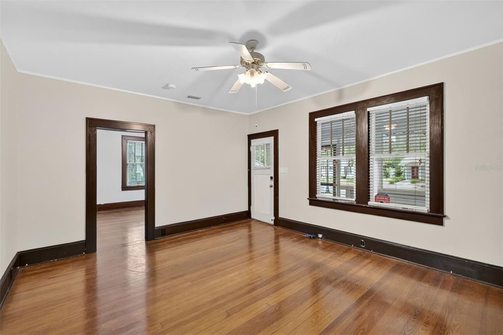 待售: $565,000 (3 贝兹, 2 浴室, 1383 平方英尺)