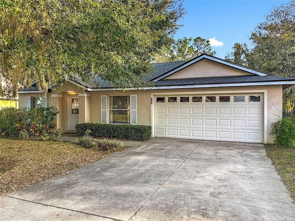 На продажу: $275,000 (3 спален, 2 ванн, 1204 Квадратных фут)