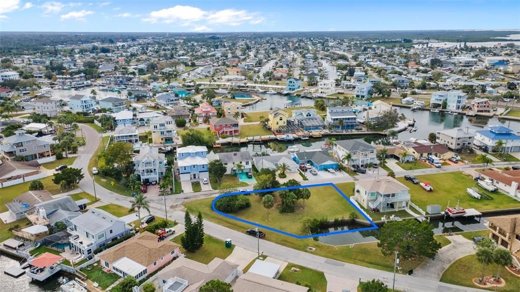 待售: $199,900 (0.28 acres)