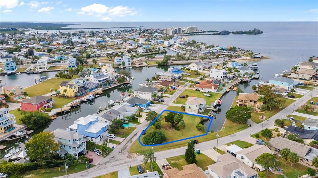 待售: $199,900 (0.28 acres)