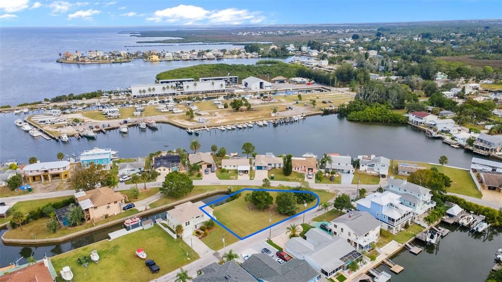 待售: $199,900 (0.28 acres)