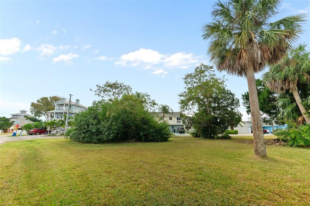 待售: $199,900 (0.28 acres)