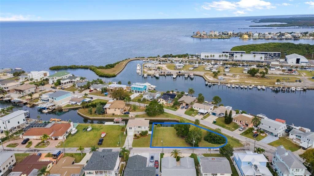 待售: $199,900 (0.28 acres)