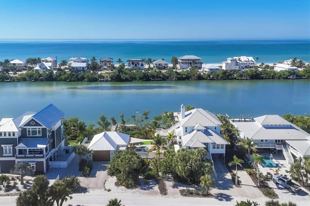 En Venta: $1,950,000 (3 camas, 3 baños, 2558 Pies cuadrados)