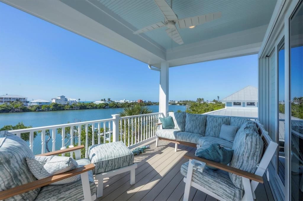 En Venta: $1,950,000 (3 camas, 3 baños, 2558 Pies cuadrados)