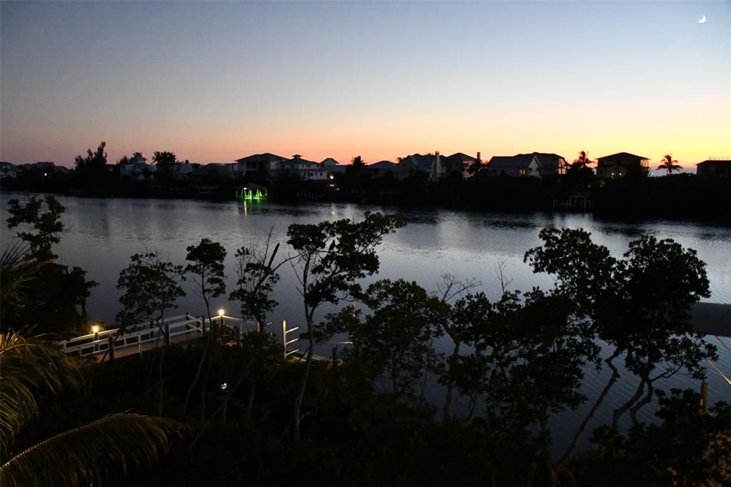 En Venta: $1,950,000 (3 camas, 3 baños, 2558 Pies cuadrados)