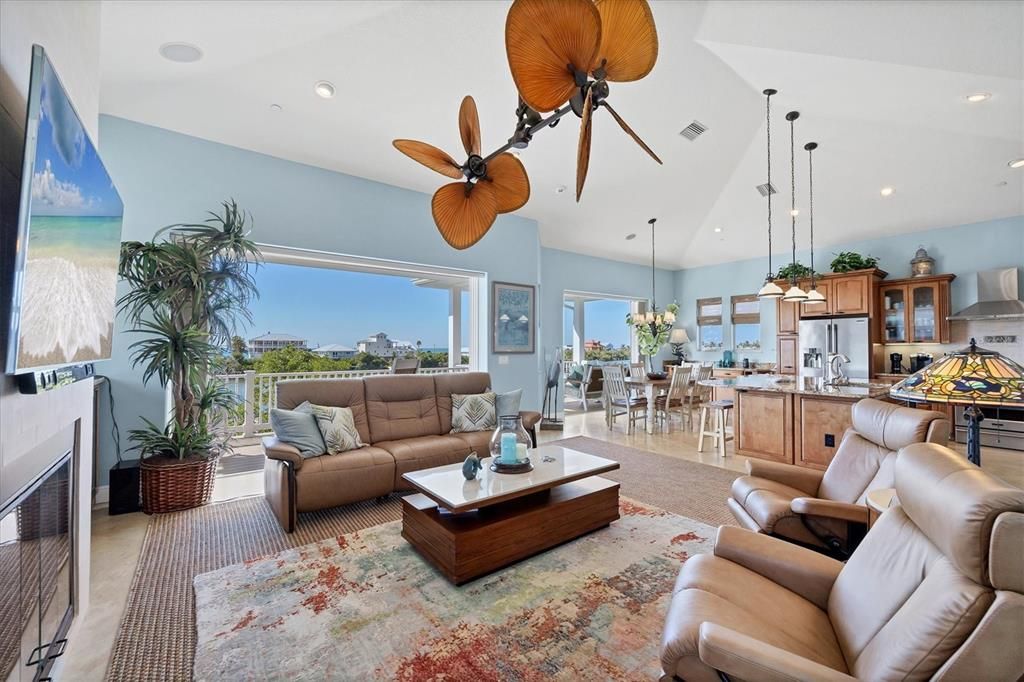 En Venta: $1,950,000 (3 camas, 3 baños, 2558 Pies cuadrados)